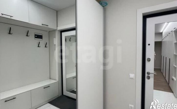 3-комн квартира улица Куратова, 10,  д. 10