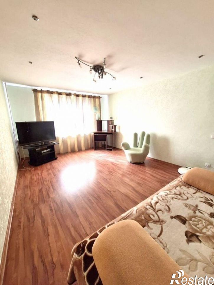 3-комн квартира Интернациональная улица, 15,  д. 15