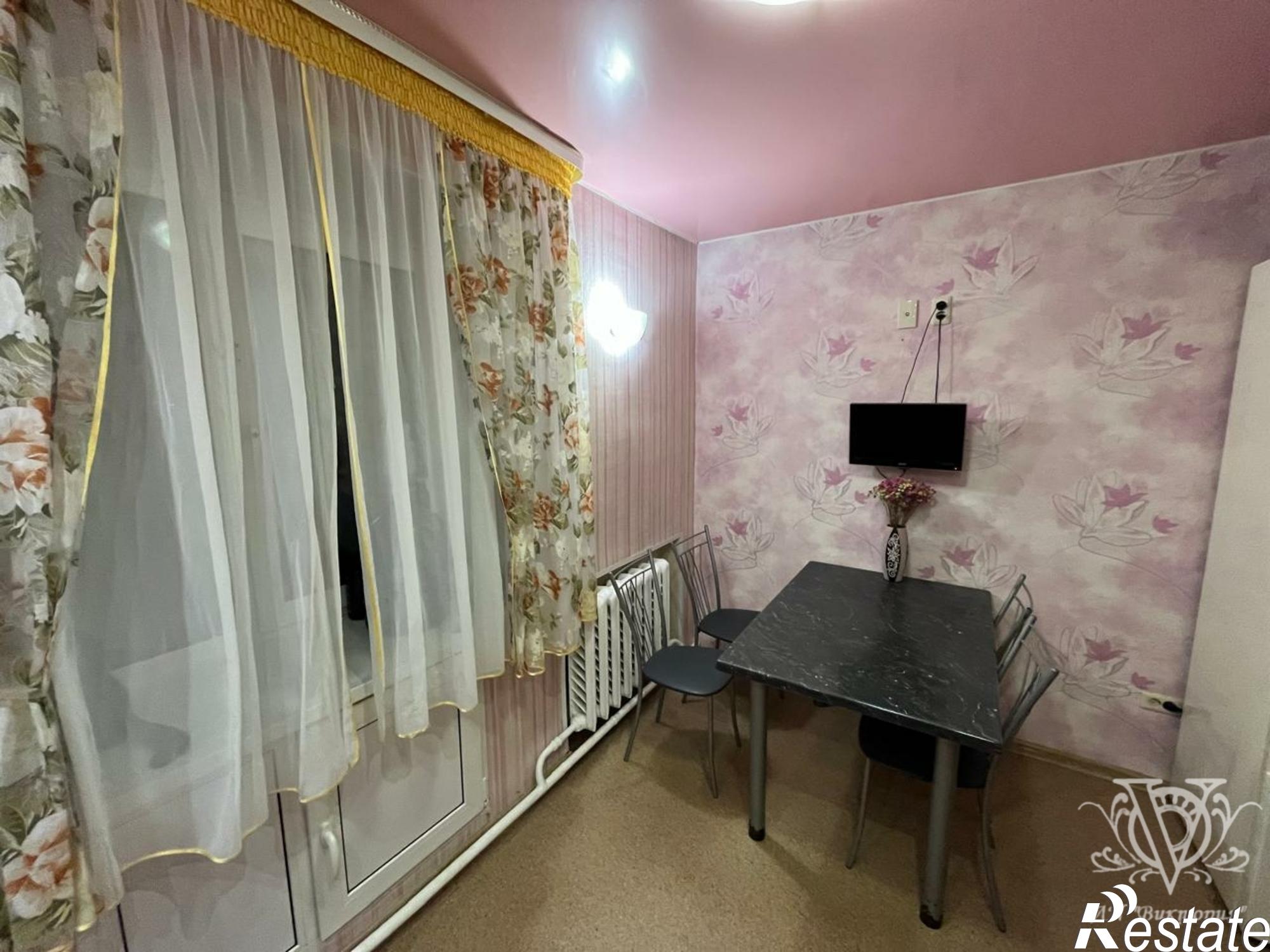 Купить квартиру за 3 560 000 рублей на муниципальный округ Ухта,посёлок УРМЗ,Школьная улица,2