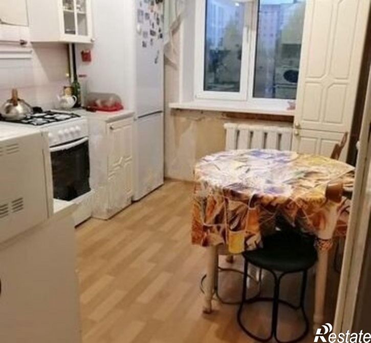 3-комн квартира ул Сенюкова, 18,  д. 18