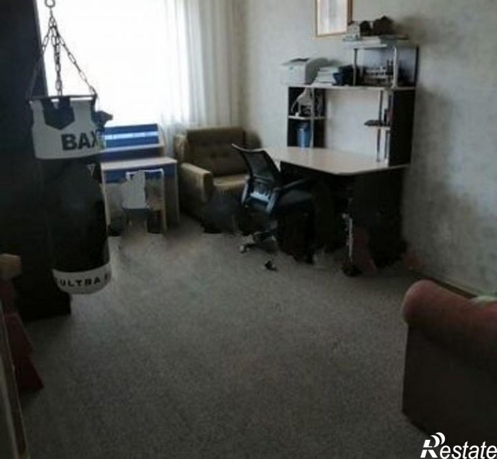 3-комн квартира ул Сенюкова, 18,  д. 18