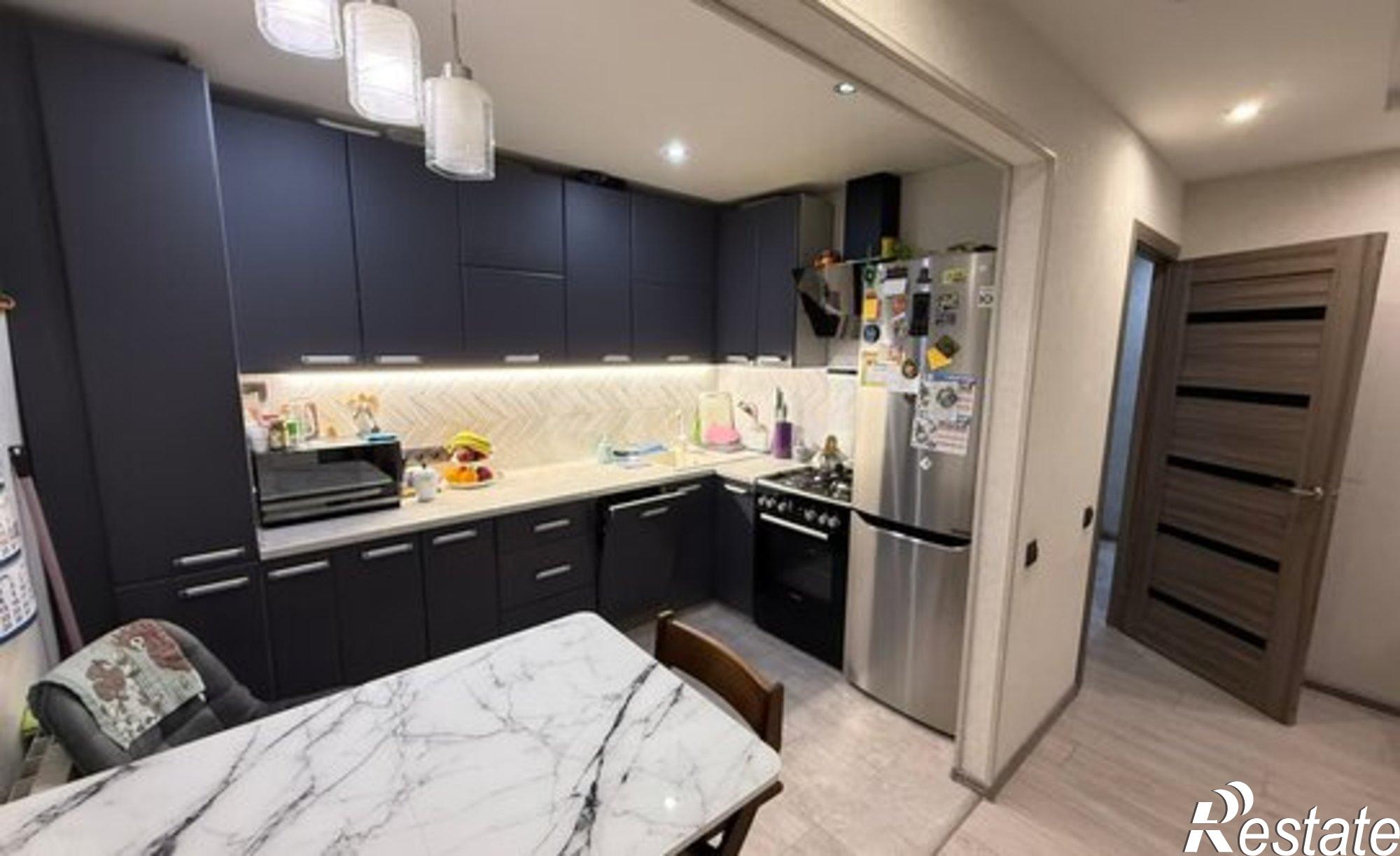 Купить квартиру за 4 100 000 рублей на Пионергорский проезд, 4