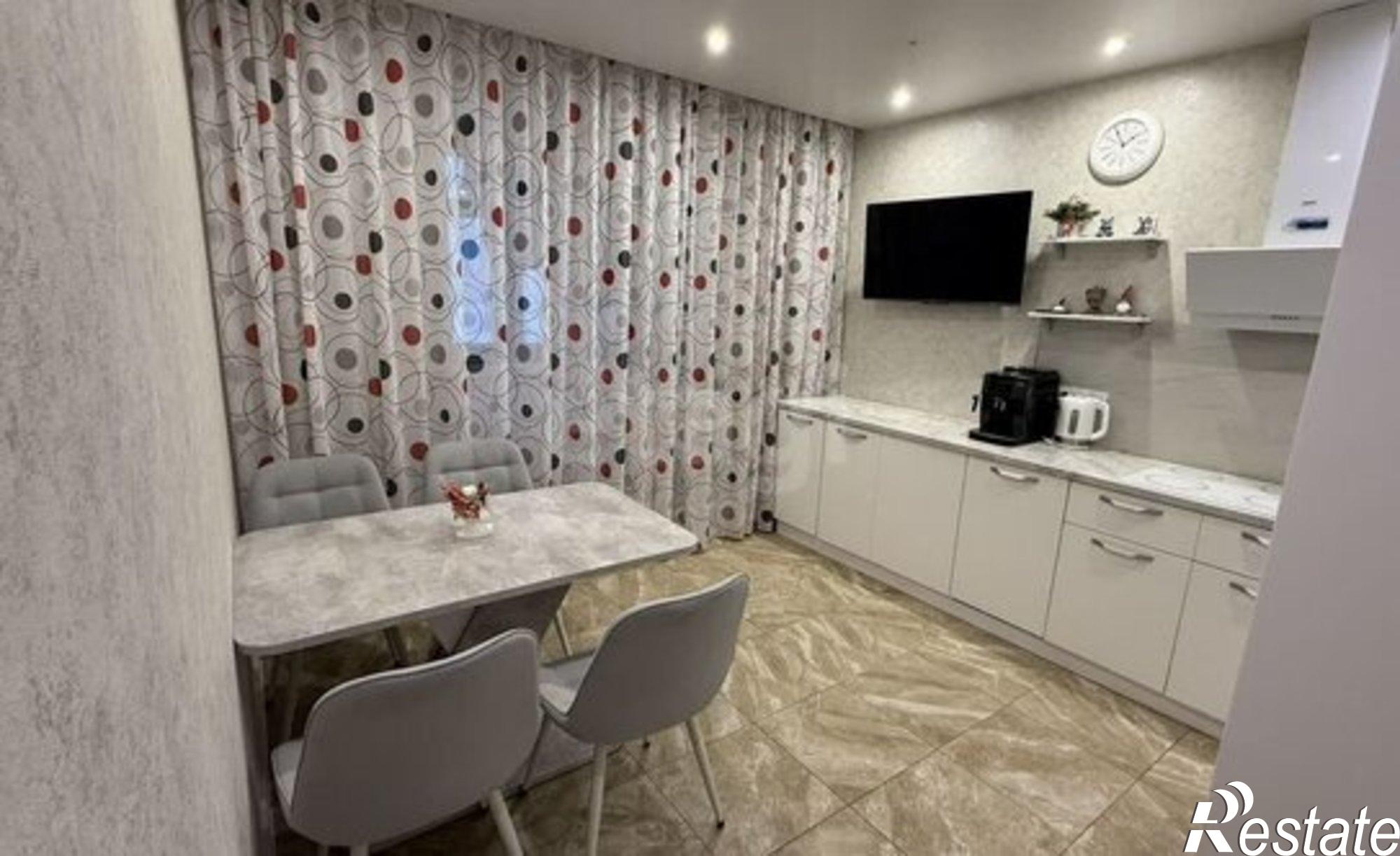 Купить квартиру за 10 800 000 рублей на улица М.К. Сидорова, 9