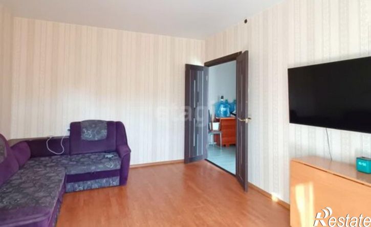 3-комн квартира улица Сенюкова, 18,  д. 18