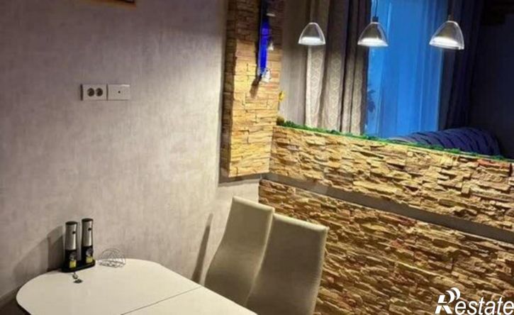 4-комн квартира улица Куратова, 10,  д. 10