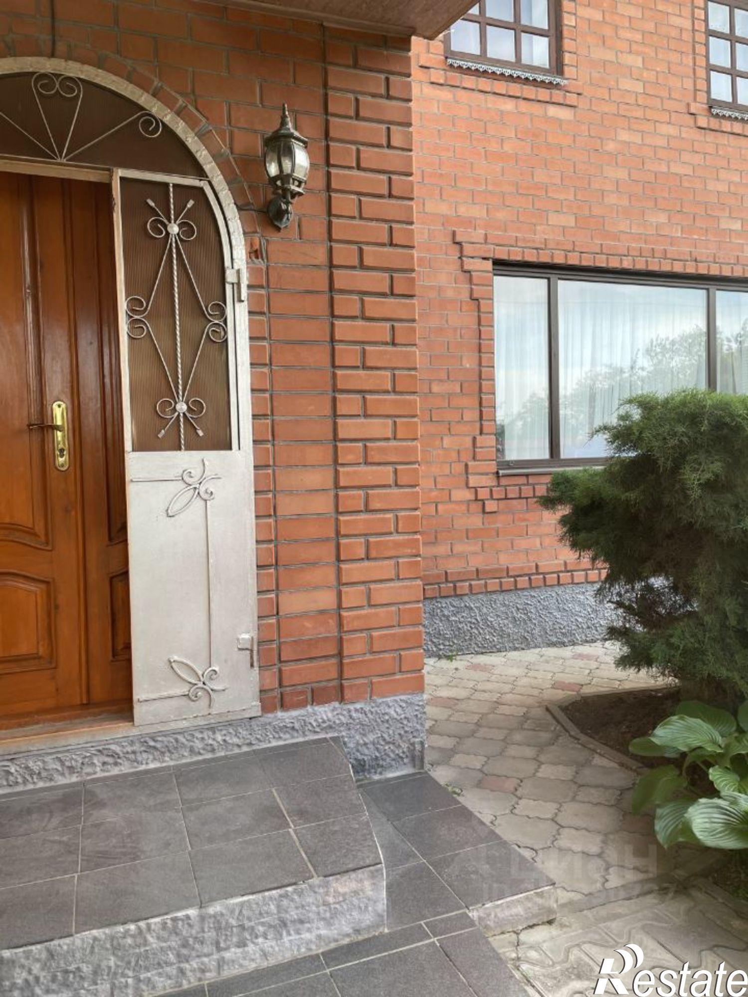 Купить дачу, дом, коттедж за 12 000 000 рублей на Комсомольская пл, 3