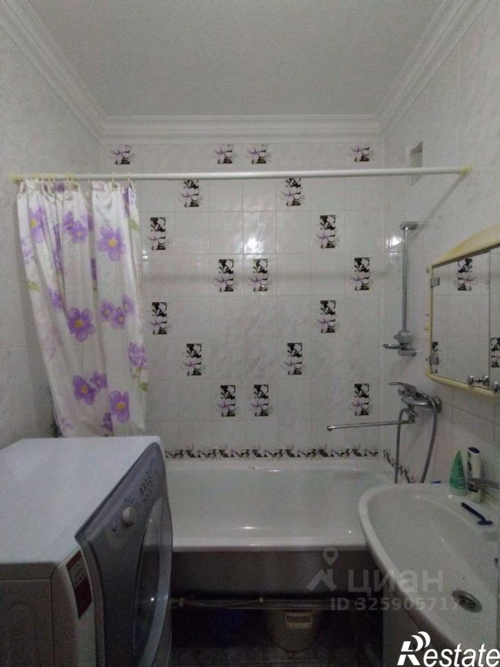 3-комн квартира наб Нефтяников, 8,  д. 8