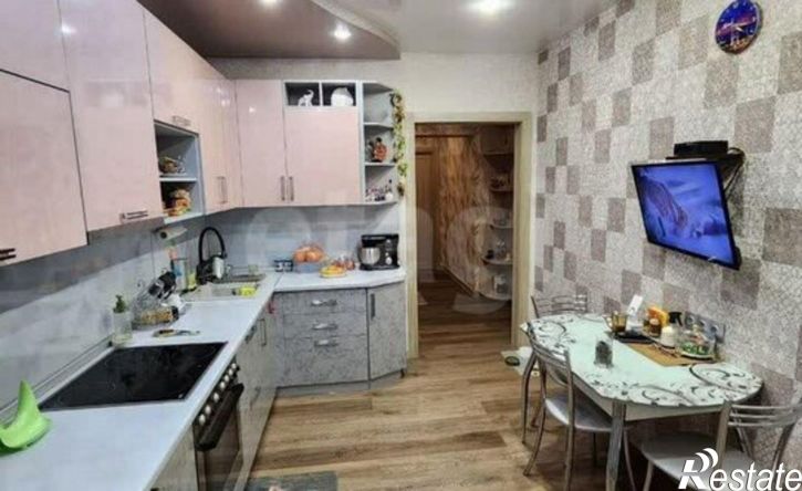 3-комн квартира пр-кт А.И.Зерюнова, 18,  д. 18