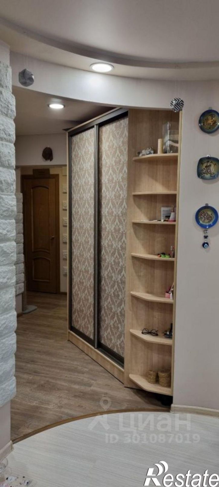 3-комн квартира ул Сенюкова, 39,  д. 39