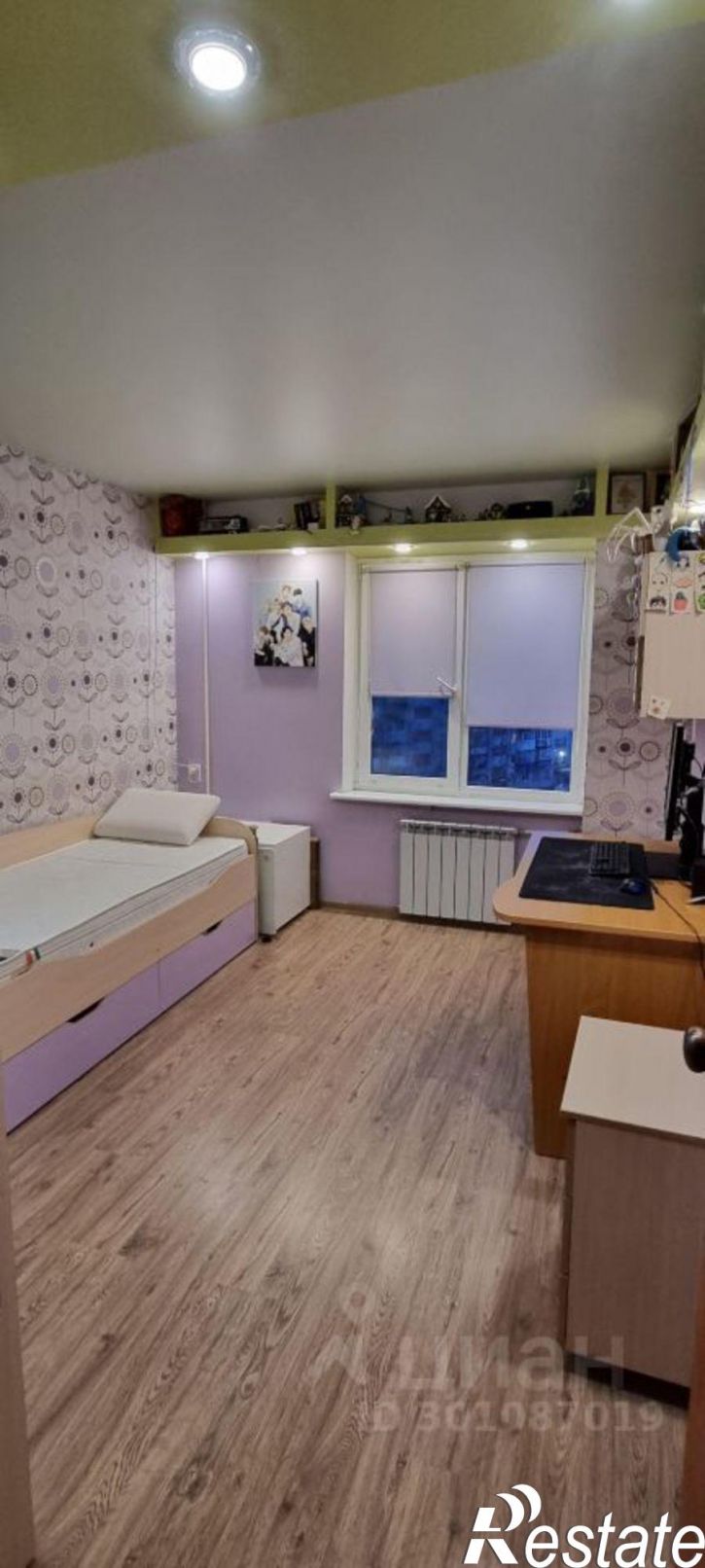 3-комн квартира ул Сенюкова, 39,  д. 39