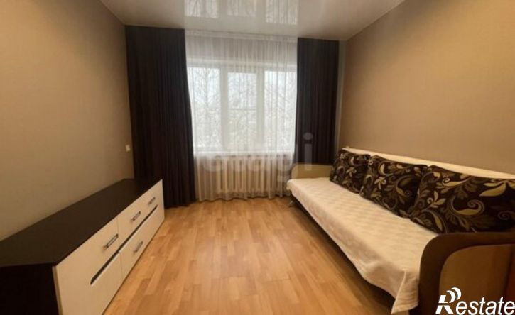 3-комн квартира улица Сенюкова, 43,  д. 43