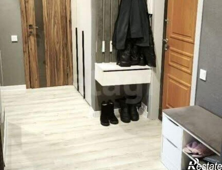 2-комн квартира улица Сенюкова, 57,  д. 57