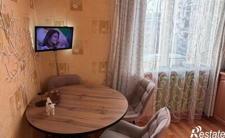 3-комн квартира улица Сенюкова, 57,  д. 57