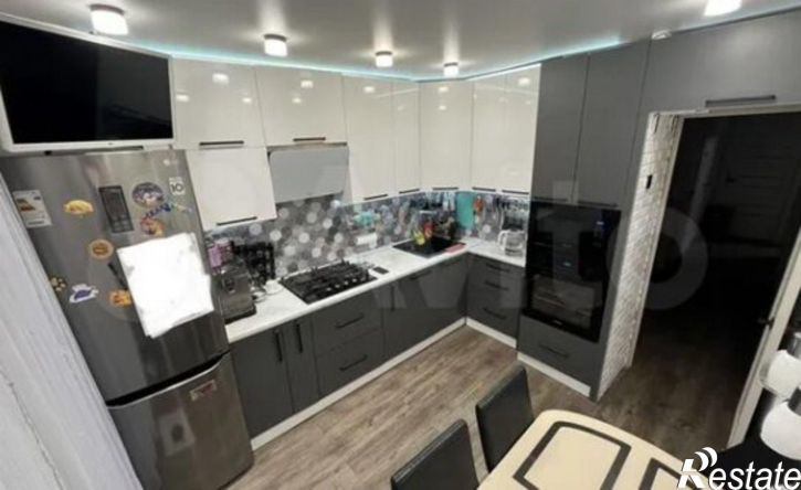 4-комн квартира Интернациональная улица, 27,  д. 27