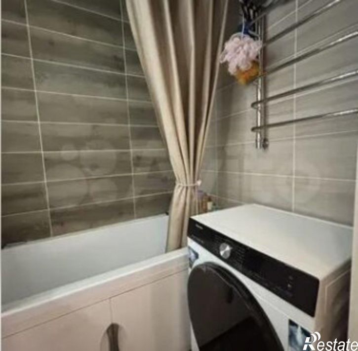 4-комн квартира Интернациональная улица, 27,  д. 27