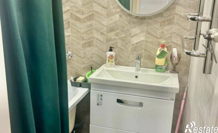 4-комн квартира проспект Космонавтов, 50,  д. 50
