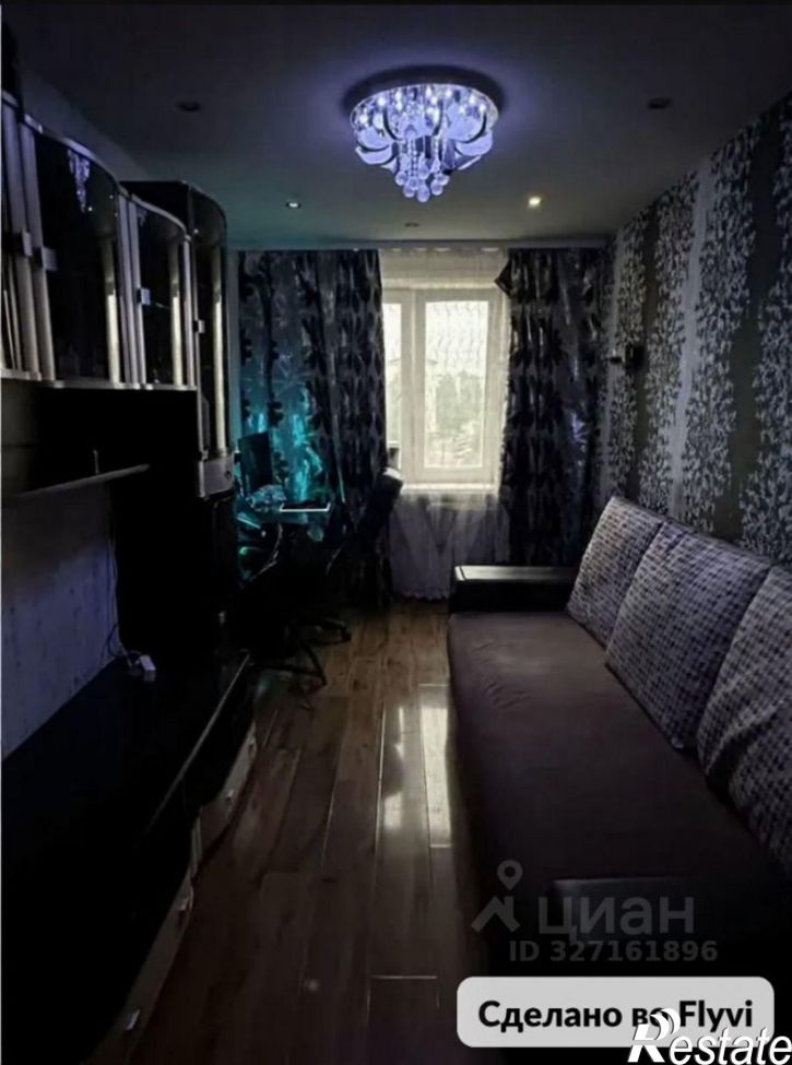 3-комн квартира ул Сенюкова, 57,  д. 57