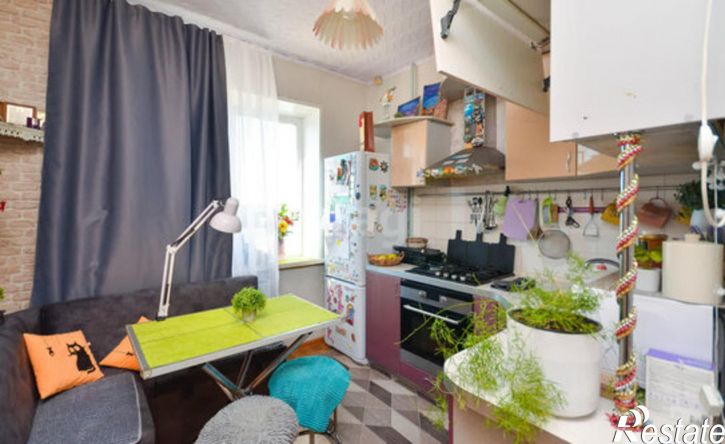 3-комн квартира ул Куратова, 8,  д. 8