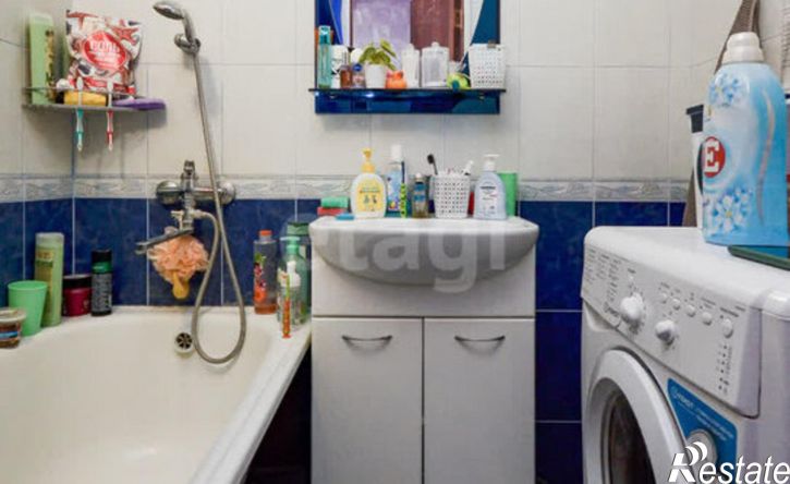 3-комн квартира ул Куратова, 8,  д. 8