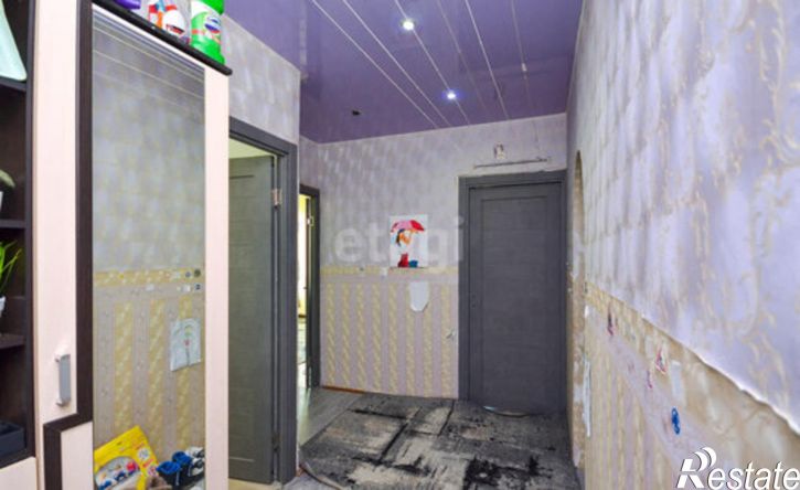 3-комн квартира ул Куратова, 8,  д. 8
