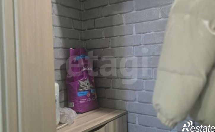 3-комн квартира улица Сенюкова, 20,  д. 20