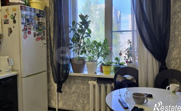 3-комн квартира улица Сенюкова, 20,  д. 20