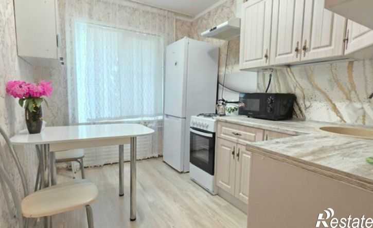 3-комн квартира улица Сенюкова, 39,  д. 39