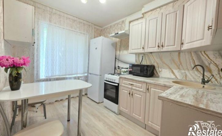3-комн квартира улица Сенюкова, 39,  д. 39