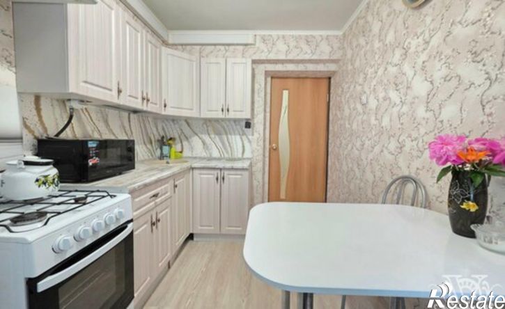 3-комн квартира улица Сенюкова, 39,  д. 39