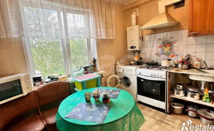 4-комн квартира ул Сенюкова, 41,  д. 41