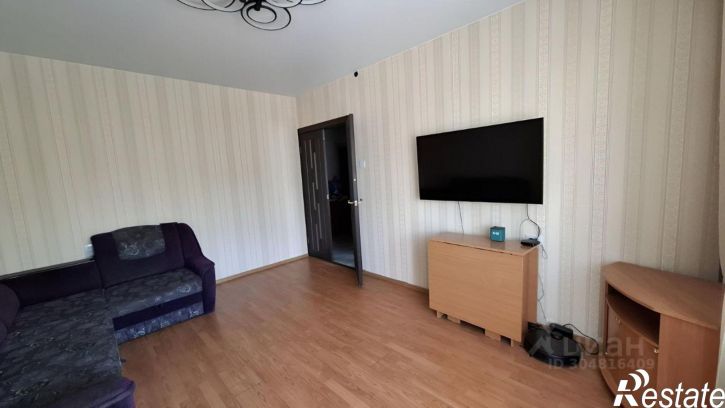3-комн квартира ул Сенюкова, 18,  д. 18