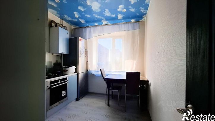 3-комн квартира ул Сенюкова, 18,  д. 18