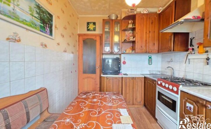 3-комн квартира ул Сенюкова, 18,  д. 18